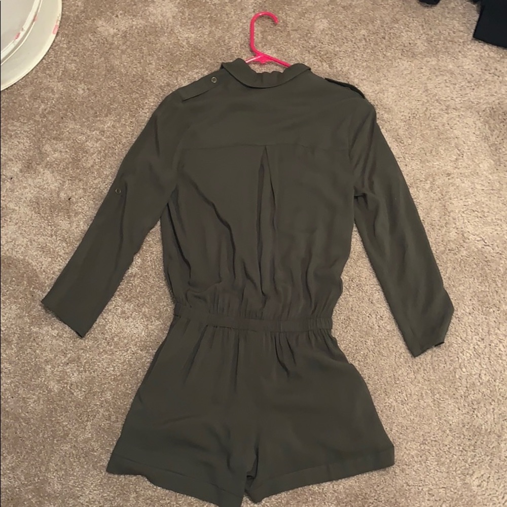 Romper - Picture 2 of 3